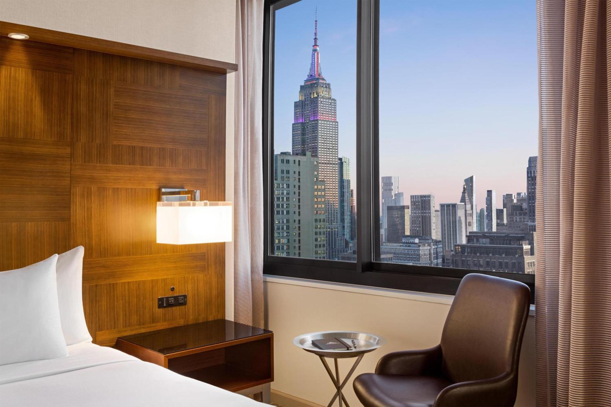 Deluxe King Room High Floor